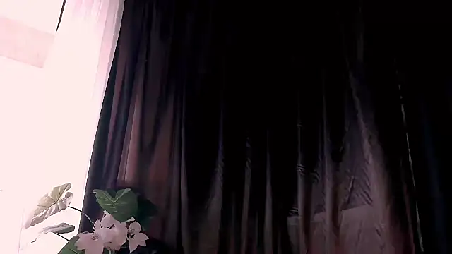 Snapshot of blond3bab3 chatting on August 8, 2026, 7:21 am blond3bab3 online show from August 8, 2026, 7:21 am