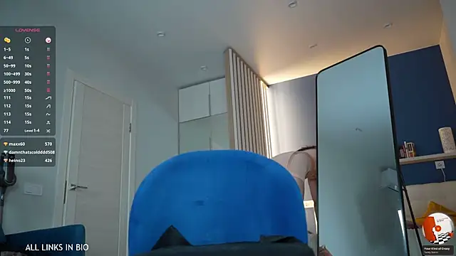 LAUREL HAZEL online show from February 21, 2025, 1:33 am