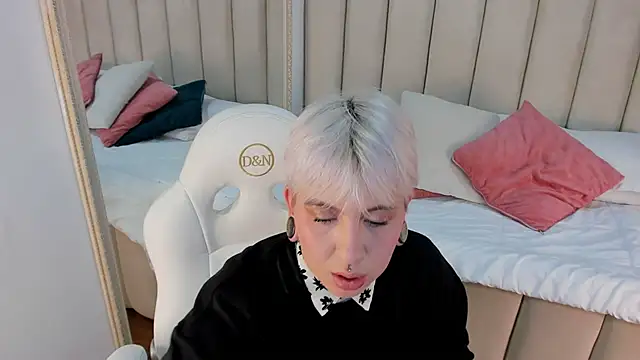 amy ink online show from September 13, 2025, 11:32 am