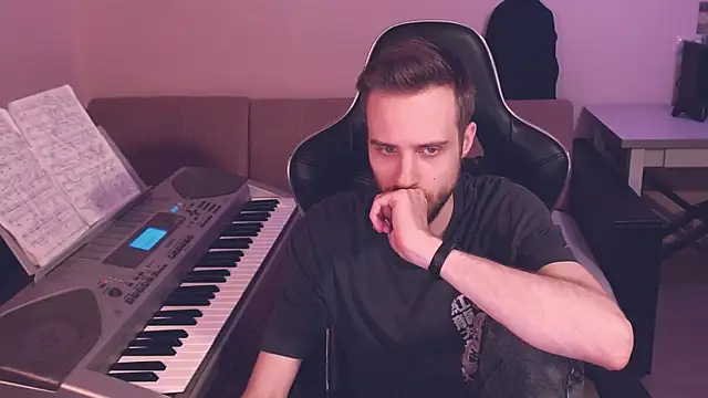 Sweetparker online show from January 14, 2025, 7:27 am