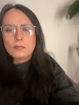 Chic desire online show from March 8, 2026, 4:33 pm