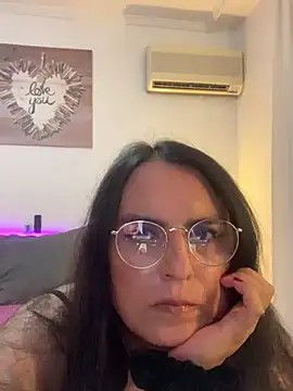 Snapshot of Chic_desire chatting on July 26, 2026, 1:51 pm Chic desire online show from July 26, 2026, 1:51 pm
