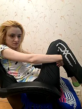 Snapshot of YogisticJuli666 chatting on February 20, 2025, 6:50 am YogisticJuli666 online show from February 20, 2025, 6:50 am