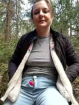 SwedishJennifer online show from April 3, 2026, 12:03 pm