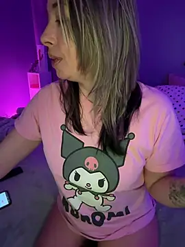 Snapshot of _NinaLuvSins_ chatting on February 6, 2026, 9:56 am NinaLuvSins online show from February 6, 2026, 9:56 am