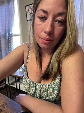 Snapshot of _NinaLuvSins_ chatting on February 28, 2026, 5:14 pm NinaLuvSins online show from February 28, 2026, 5:14 pm