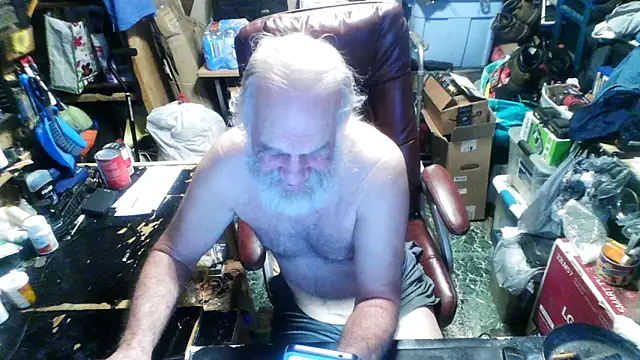 Snapshot of russtee chatting on December 18, 2025, 11:22 pm russtee online show from December 18, 2025, 11:22 pm