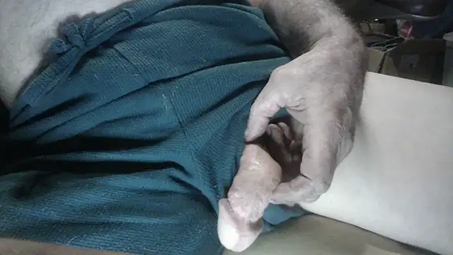 Snapshot of russtee chatting on February 25, 2026, 12:09 am russtee online show from February 25, 2026, 12:09 am