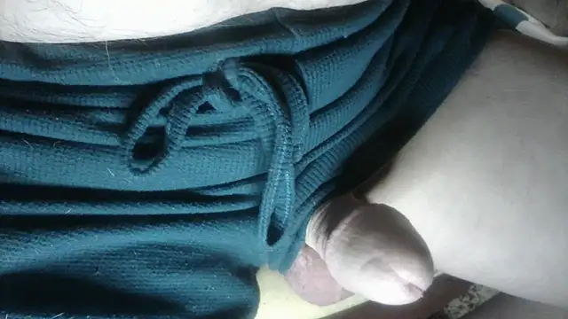 Snapshot of russtee chatting on February 28, 2026, 12:44 am russtee online show from February 28, 2026, 12:44 am