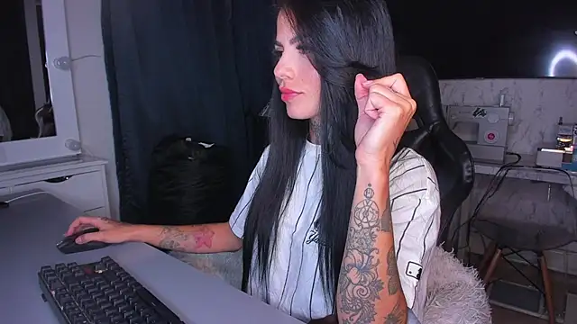 Lisegg  online show from January 13, 2025, 6:38 pm