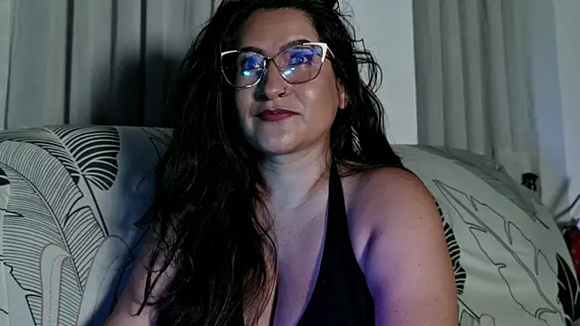 DeesseLuxure online show from April 27, 2026, 7:17 am