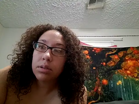 Snapshot of Theplayfulbbw chatting on July 10, 2026, 4:31 pm Theplayfulbbw online show from July 10, 2026, 4:31 pm