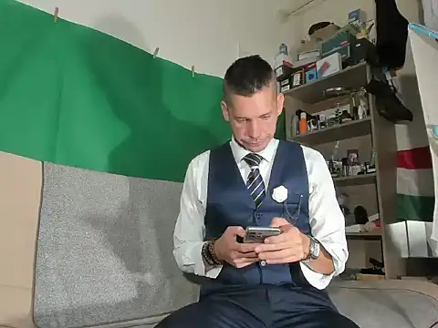 viraglaci18xh online show from October 22, 2025, 8:36 am