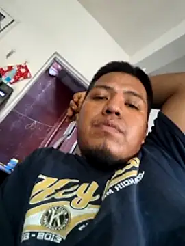 juliopantoja online show from May 1, 2026, 12:04 am