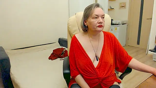 Snapshot of MomJaneSex chatting on November 26, 2025, 11:06 pm MomJaneSex online show from November 26, 2025, 11:06 pm