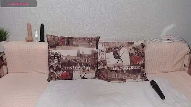 lelapopins online show from January 13, 2025, 2:32 pm