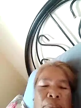 Snapshot of sexylizzy4u chatting on February 13, 2025, 5:26 am sexylizzy4u online show from February 13, 2025, 5:26 am