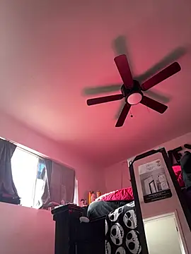 Snapshot of Slumlords chatting on March 18, 2026, 3:15 pm Slumlords online show from March 18, 2026, 3:15 pm