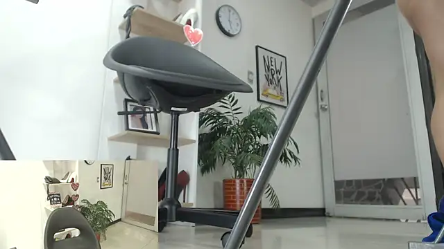 carieBelle1 online show from January 21, 2025, 2:37 pm