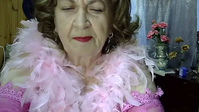 Emma52610 online show from May 28, 2026, 11:29 am