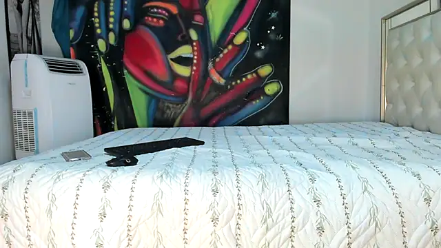 luna sexxy online show from March 11, 2026, 4:29 am