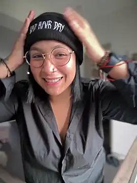 DannaaMeliza online show from January 4, 2025, 10:05 am