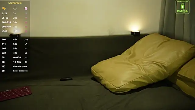 SteeveMuscle online show from December 17, 2025, 2:50 am