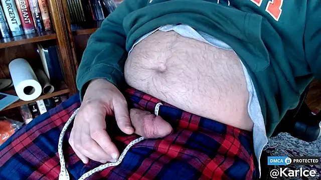 Snapshot of karlce chatting on December 2, 2024, 9:06 pm karlce online show from December 2, 2024, 9:06 pm