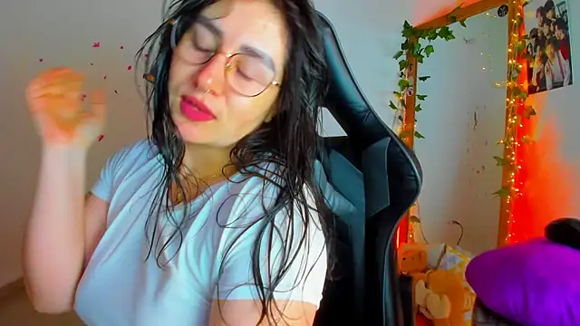 Susan Foxx online show from October 13, 2025, 7:14 pm