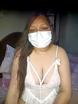 Snapshot of naughtymadam chatting on May 3, 2026, 5:02 am naughtymadam online show from May 3, 2026, 5:02 am