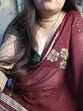 Snapshot of naughtymadam chatting on July 4, 2026, 5:35 am naughtymadam online show from July 4, 2026, 5:35 am
