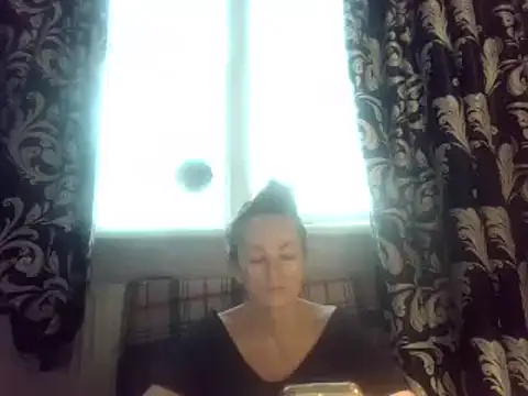 LindaStarS online show from February 6, 2025, 5:35 am