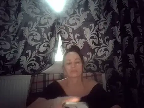 LindaStarS online show from February 8, 2025, 7:04 am