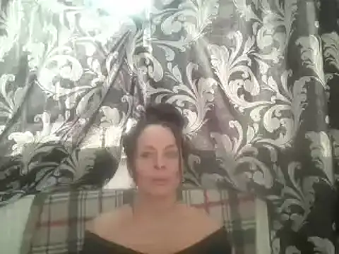 LindaStarS online show from February 8, 2025, 12:39 pm