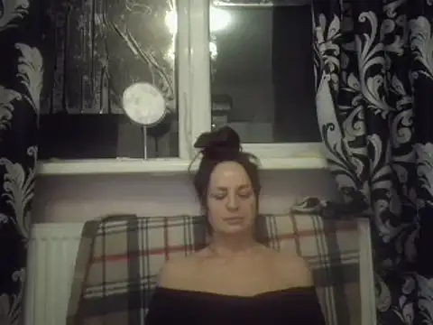 LindaStarS online show from February 8, 2025, 7:05 pm