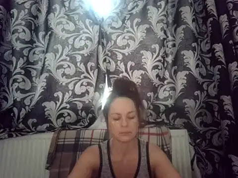 LindaStarS online show from March 18, 2025, 5:52 am