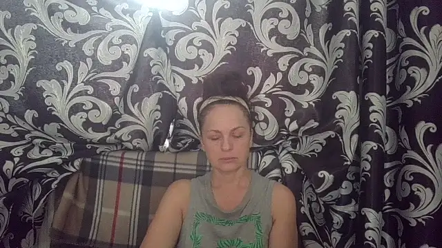 Snapshot of LindaStarS chatting on June 4, 2026, 5:13 am LindaStarS online show from June 4, 2026, 5:13 am