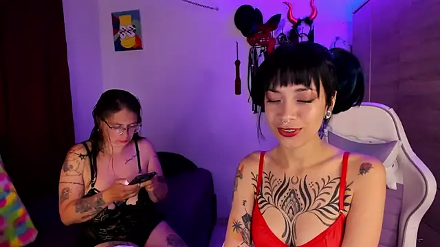 Snapshot of dungeongirls chatting on March 31, 2026, 7:36 pm dungeongirls online show from March 31, 2026, 7:36 pm