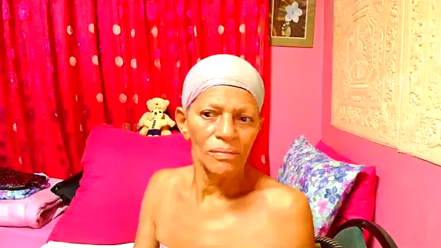 SLUTTYROXY online show from February 7, 2025, 3:12 am