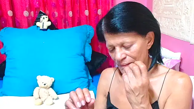 SLUTTYROXY online show from February 9, 2025, 5:43 pm