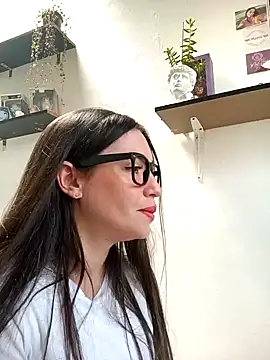 Snapshot of loveuu-bae chatting on January 17, 2025, 5:51 pm loveuu-bae online show from January 17, 2025, 5:51 pm