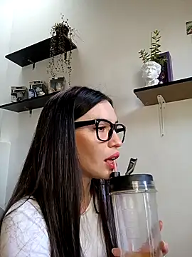 Snapshot of loveuu-bae chatting on January 17, 2025, 9:06 pm loveuu-bae online show from January 17, 2025, 9:06 pm