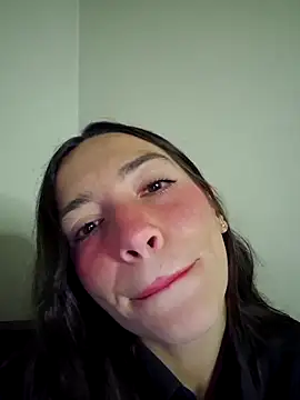 Snapshot of loveuu-bae chatting on October 10, 2025, 12:42 am loveuu-bae online show from October 10, 2025, 12:42 am