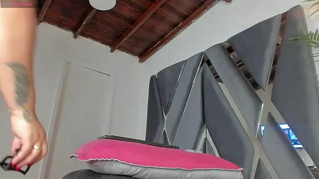 Snapshot of moonsweet1 chatting on January 29, 2025, 6:18 pm moonsweet1 online show from January 29, 2025, 6:18 pm