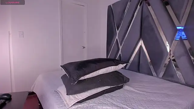 Snapshot of moonsweet1 chatting on September 18, 2025, 5:48 pm moonsweet1 online show from September 18, 2025, 5:48 pm