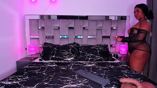 Cammiila online show from March 13, 2025, 7:39 pm