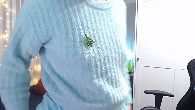 Lady Inari online show from December 11, 2024, 4:42 pm