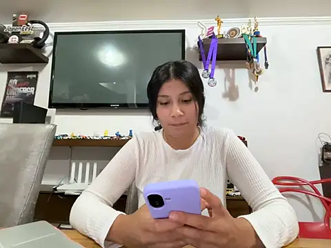 kinky milaxh online show from April 1, 2026, 2:45 am