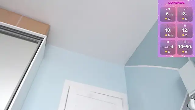 MilaniaCute online show from April 15, 2026, 11:06 am