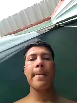 Snapshot of morenito420 chatting on February 17, 2026, 9:43 pm morenito420 online show from February 17, 2026, 9:43 pm